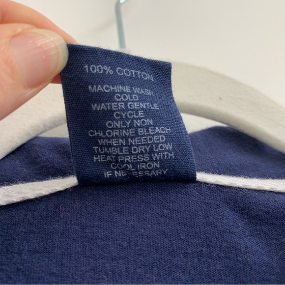 The Black Dog (Classic Collection) Hooded Pullover Sweater Kids Large - Picture 5 of 5